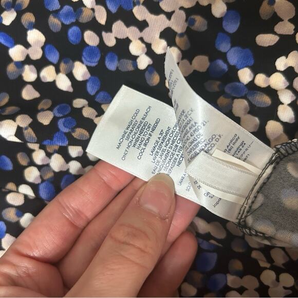 Chap’s- Fit & Flare-  Medium- v- neck- shoulder pads, blue, black, cream - Picture 6 of 9